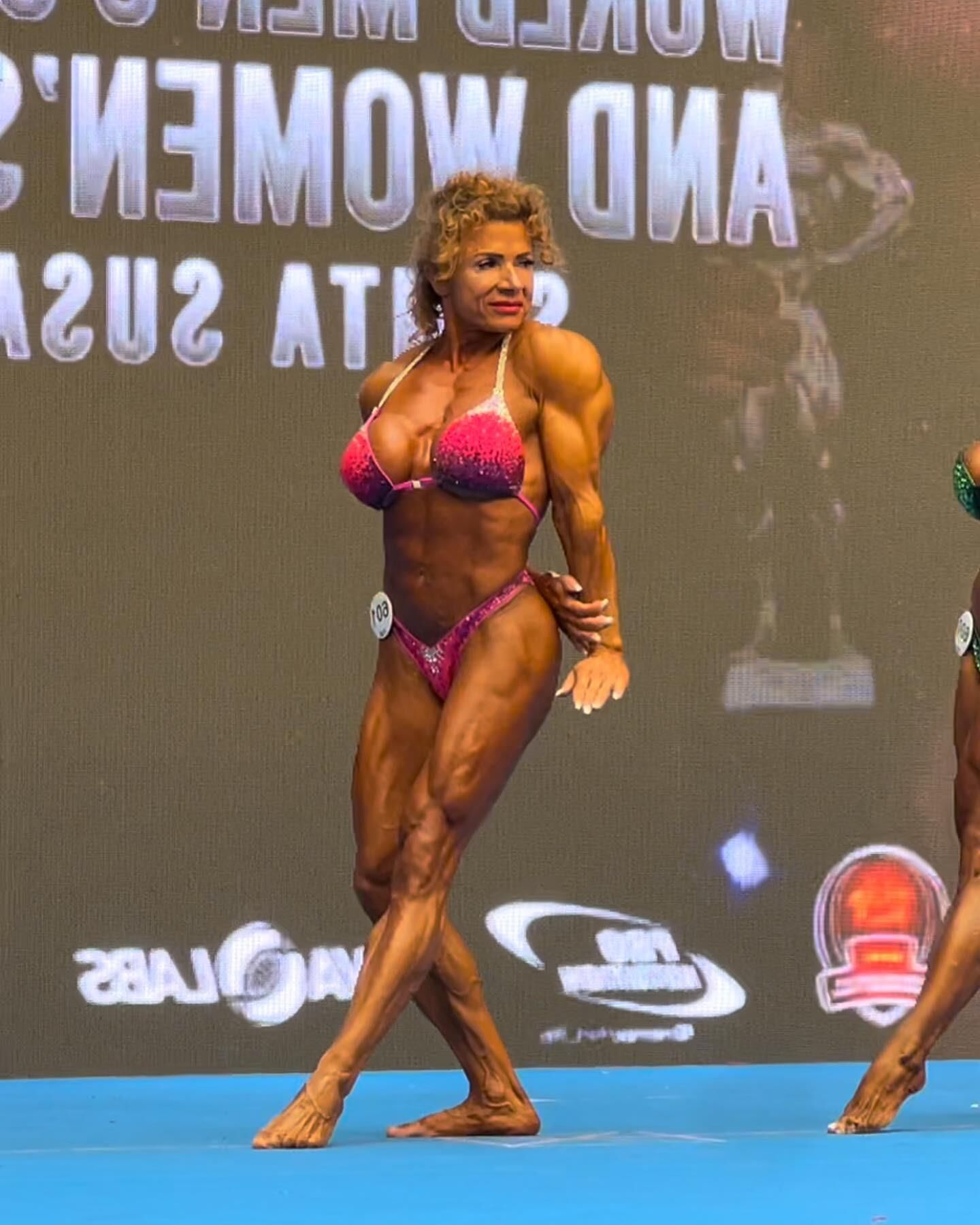 Miljana Pavkovic Kroatische IFBB mit immensen Brüsten
