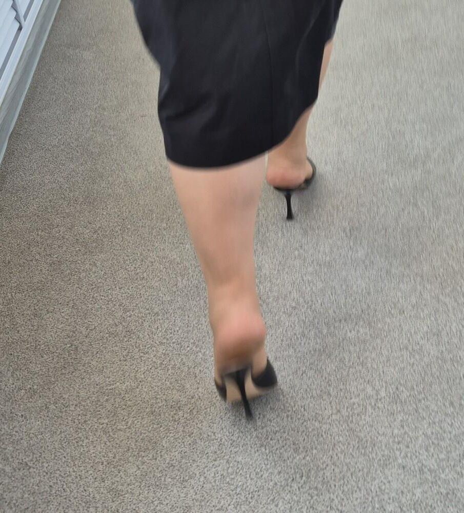 Co worker milf in pantyhose and mules