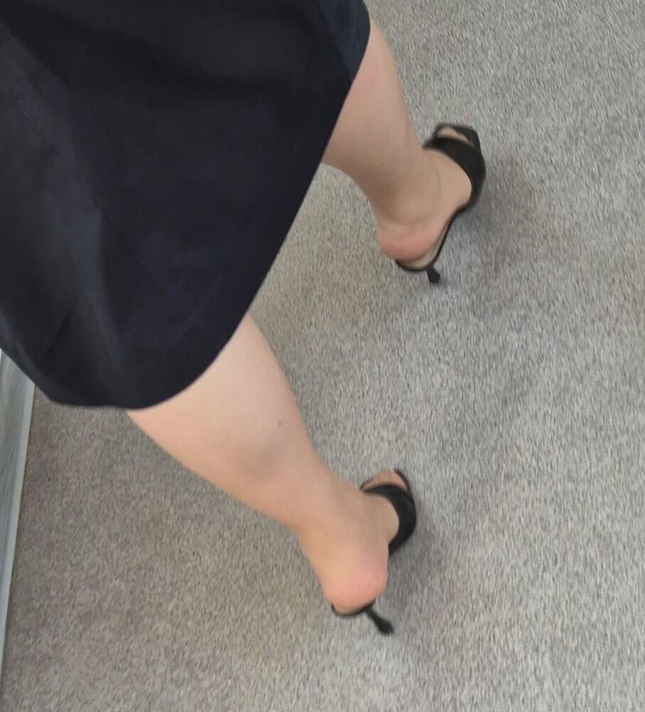 Co worker milf in pantyhose and mules