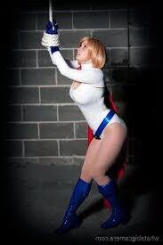 Power Girl, también conocida como Paige Stetler