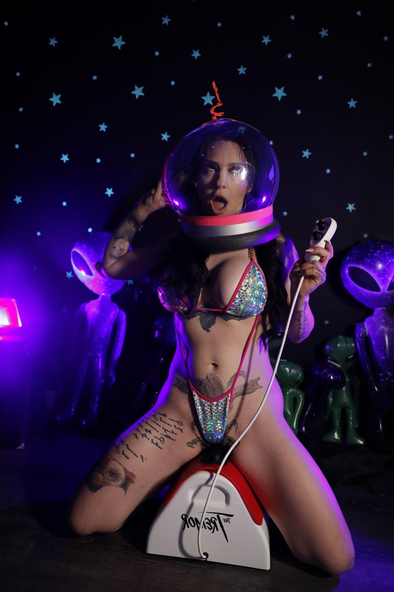 Misha Montana muestra el tatuaje de su coño