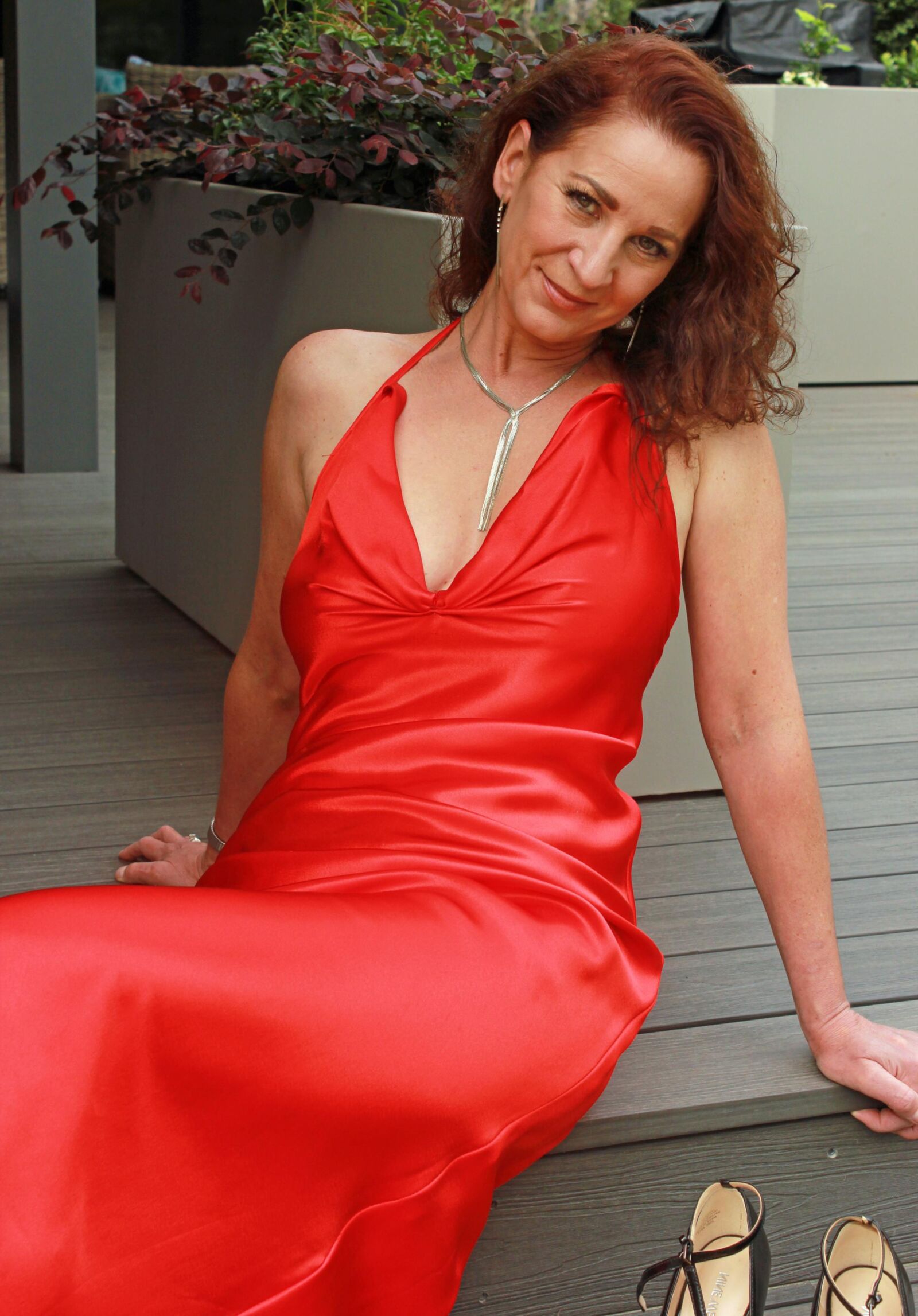 Mature fuckpig in red satin (NN)