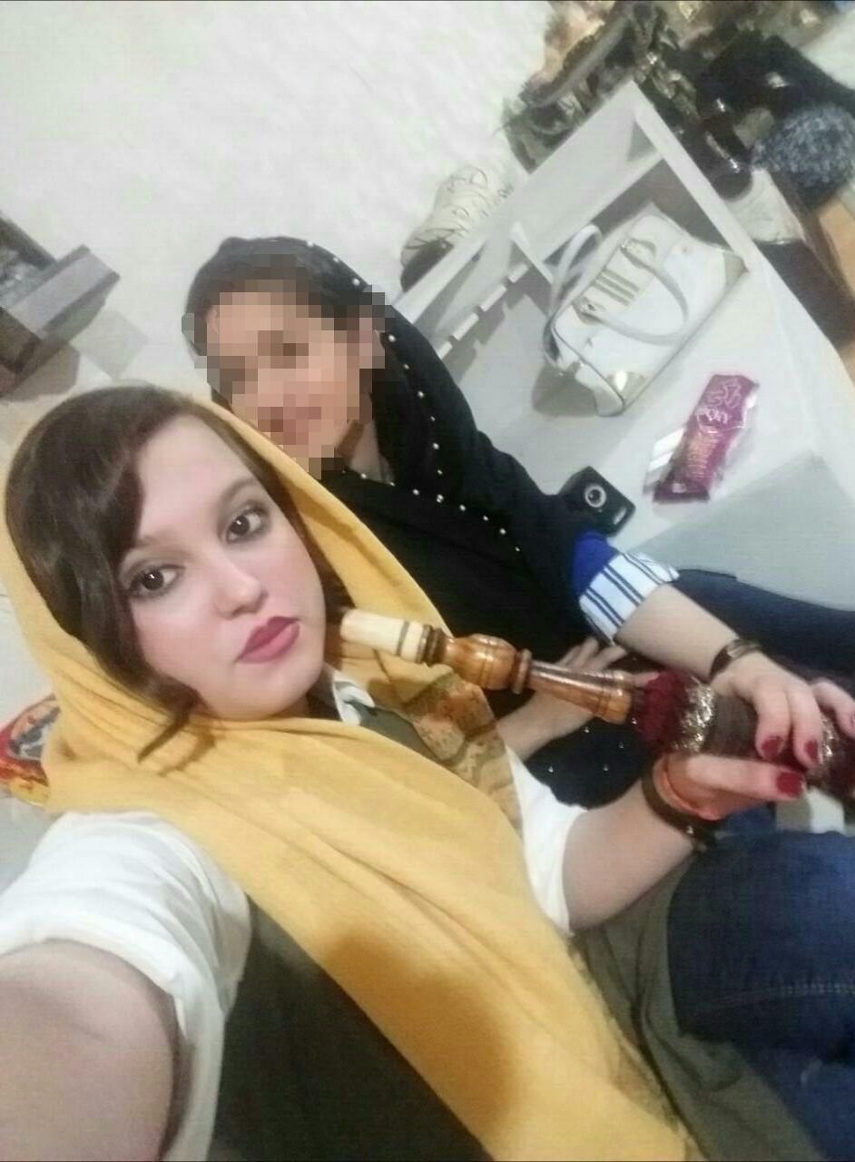 Iranischer Perser besitzt sie Dunkelheit