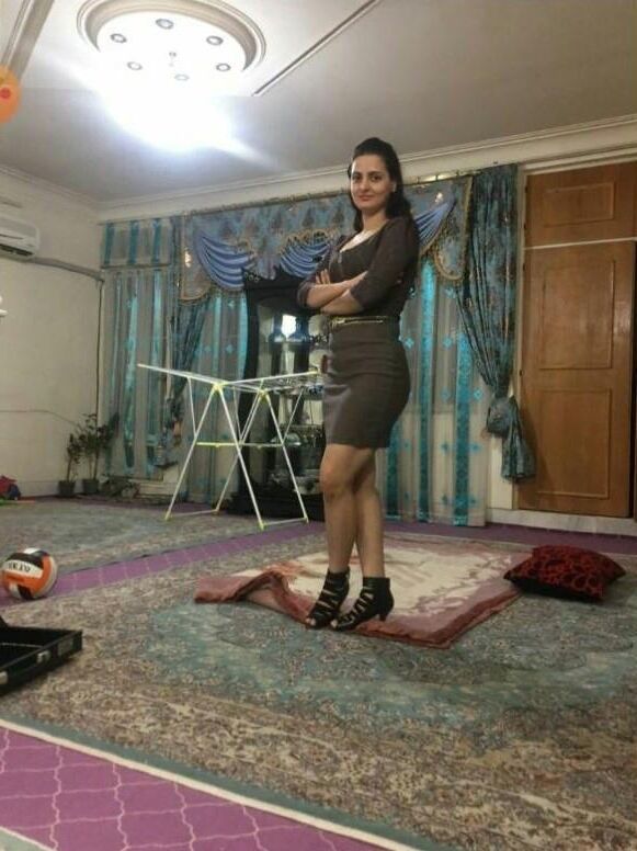 イランのペルシャの混乱が彼女に続きます