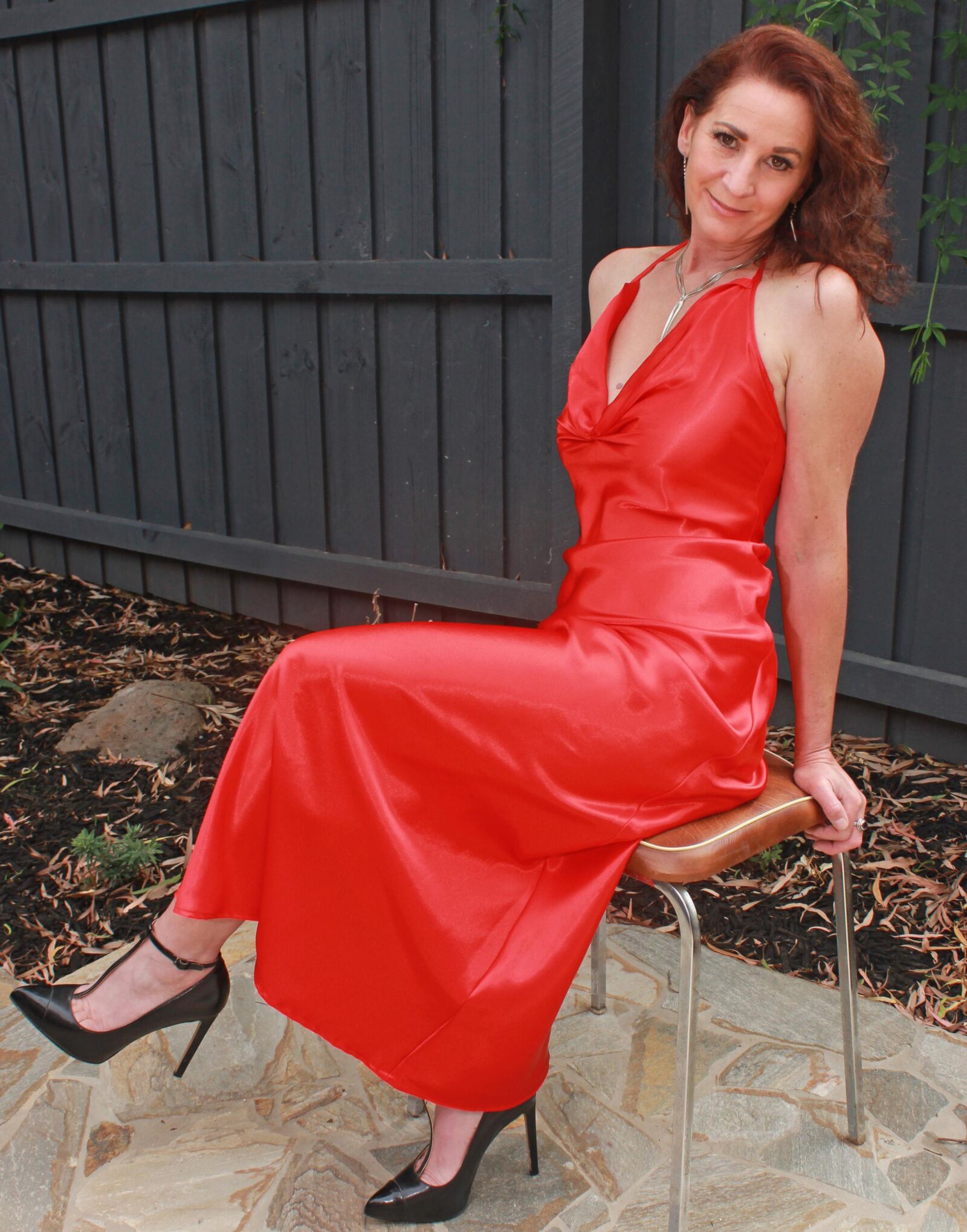 Mature fuckpig in red satin (NN)