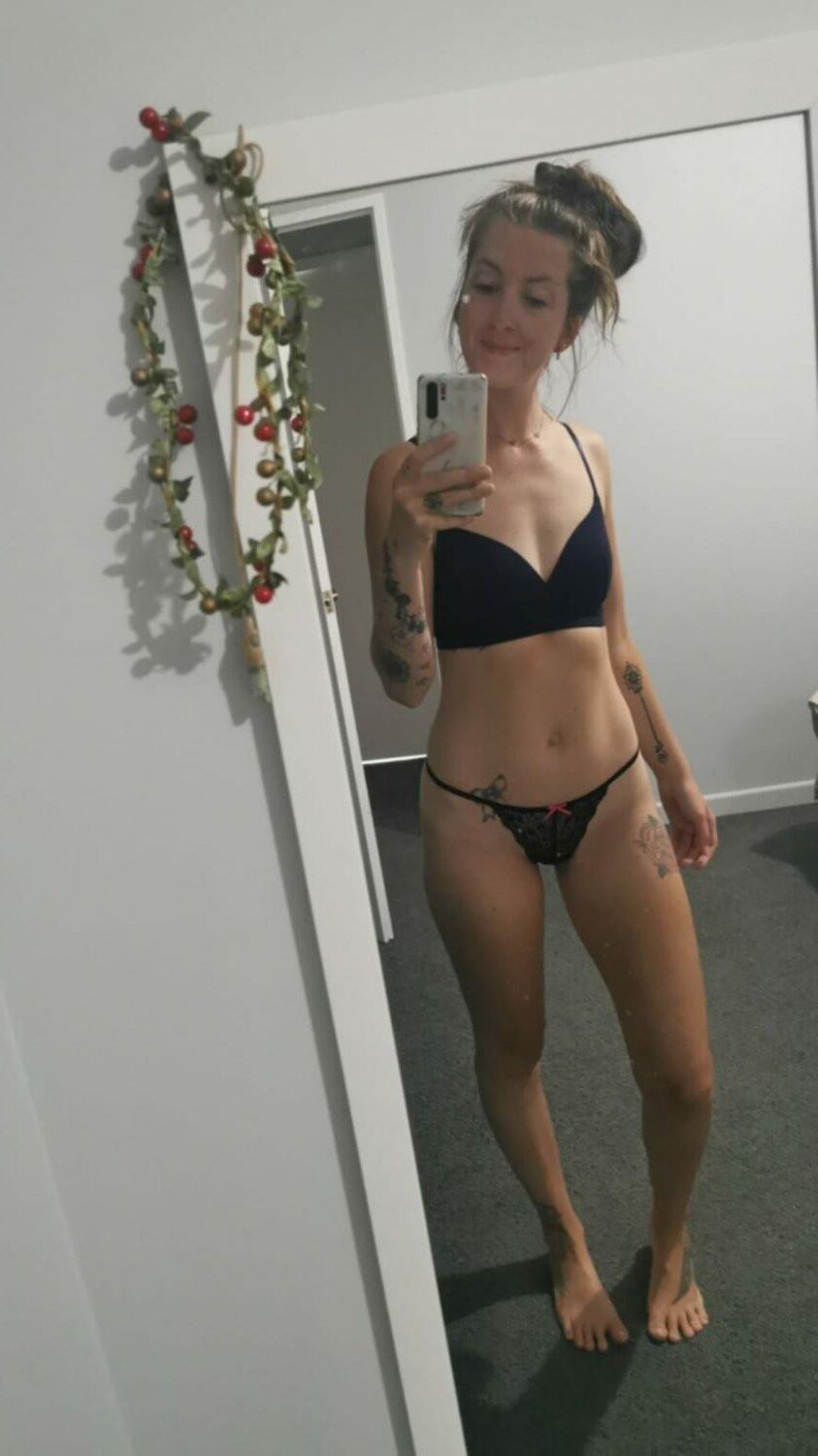 Kiwi Slut Ellie