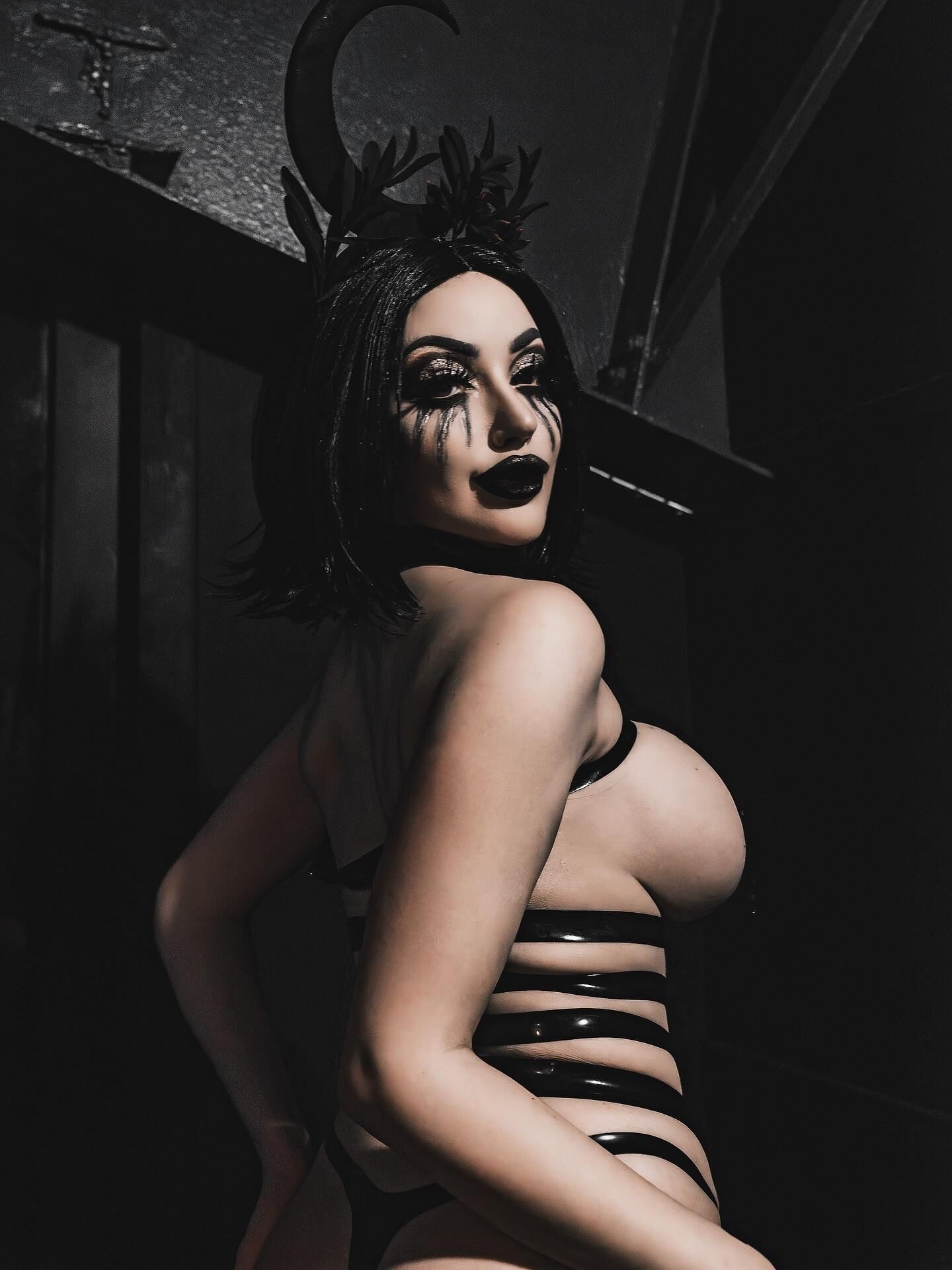 Mehr Dani Divine
