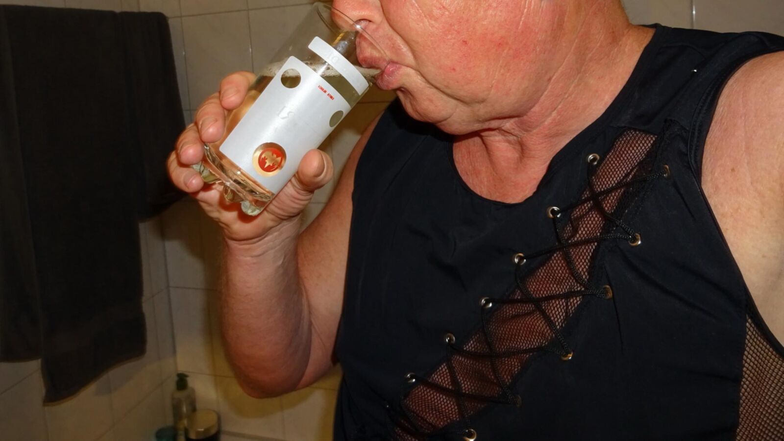 Frische Heisse Pisse