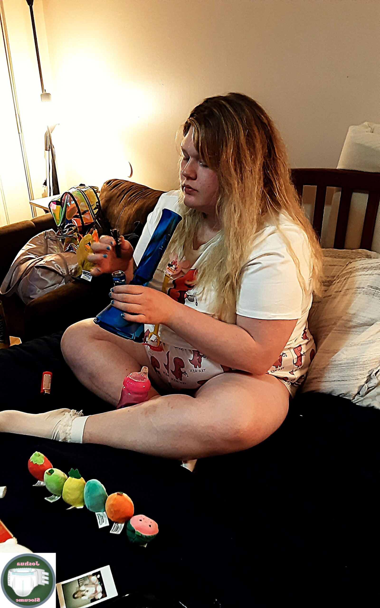 Joshua Slocume gets high with Little Michelle wearing diapers