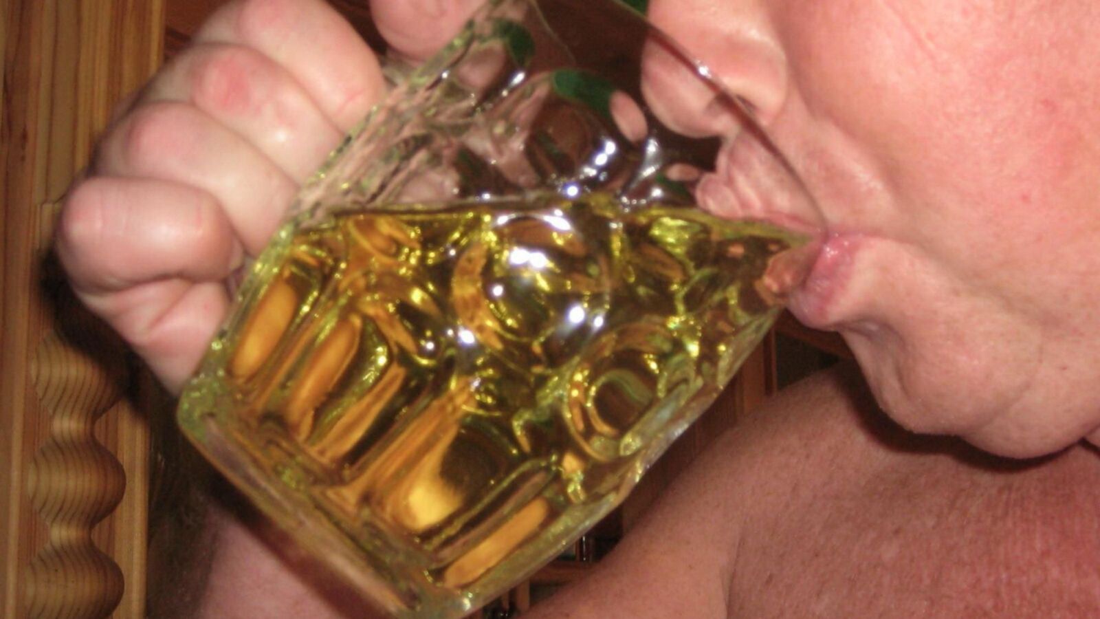 Frische Heisse Pisse