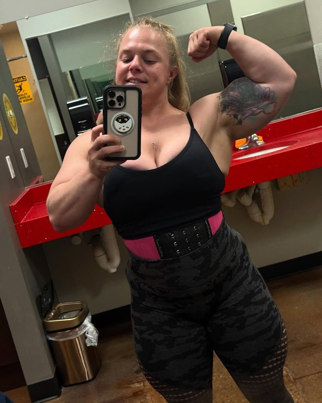 Muskelmädchen Thicc und mächtig