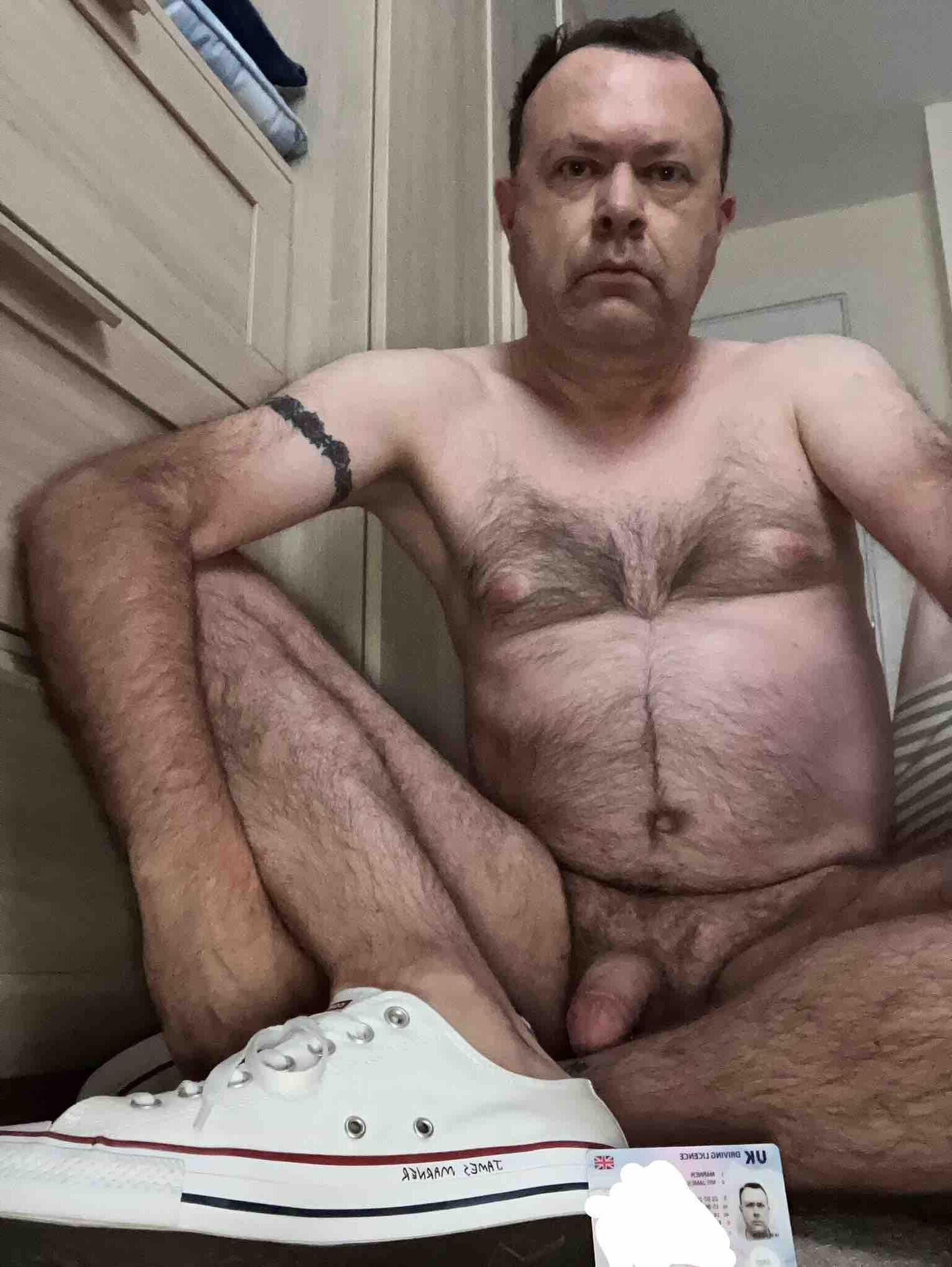 James, der um Exposition bettelt,