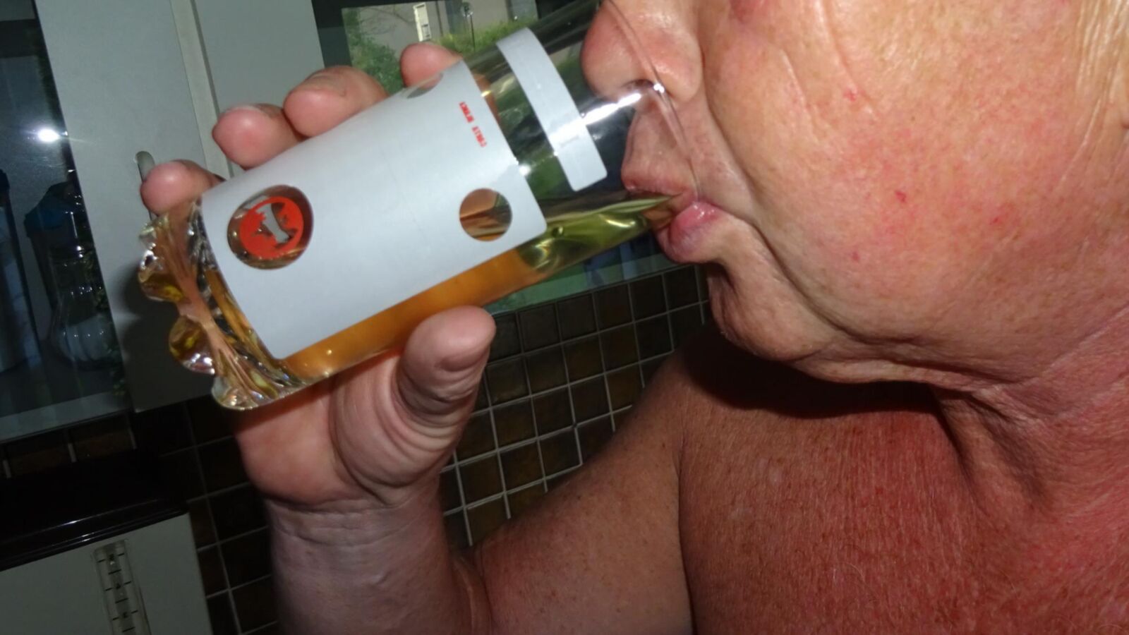 Frische Heisse Pisse