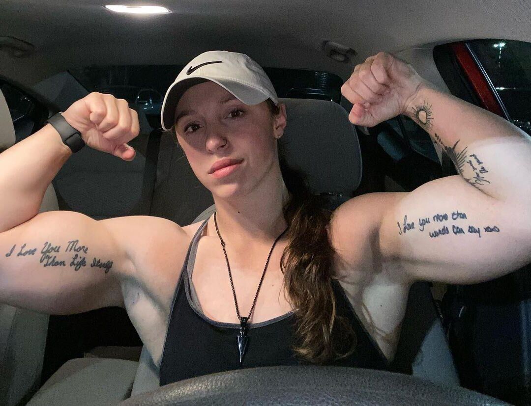 Filles musculaires aléatoires