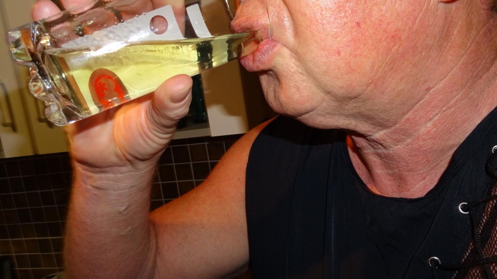 Frische Heisse Pisse