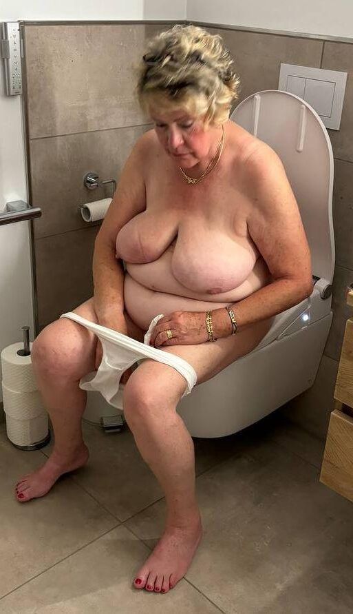Ehefrau Heike ist Freiwild und Wichsvorlage