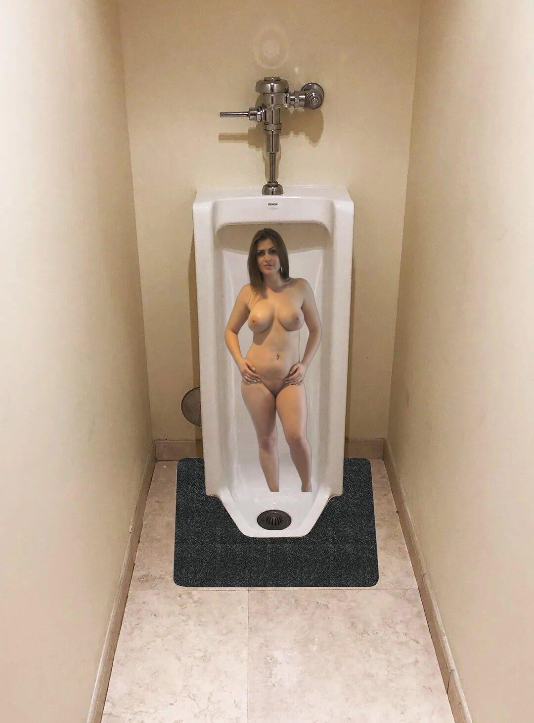 裸の女性の小便器のデカールは何かであるべきですか？