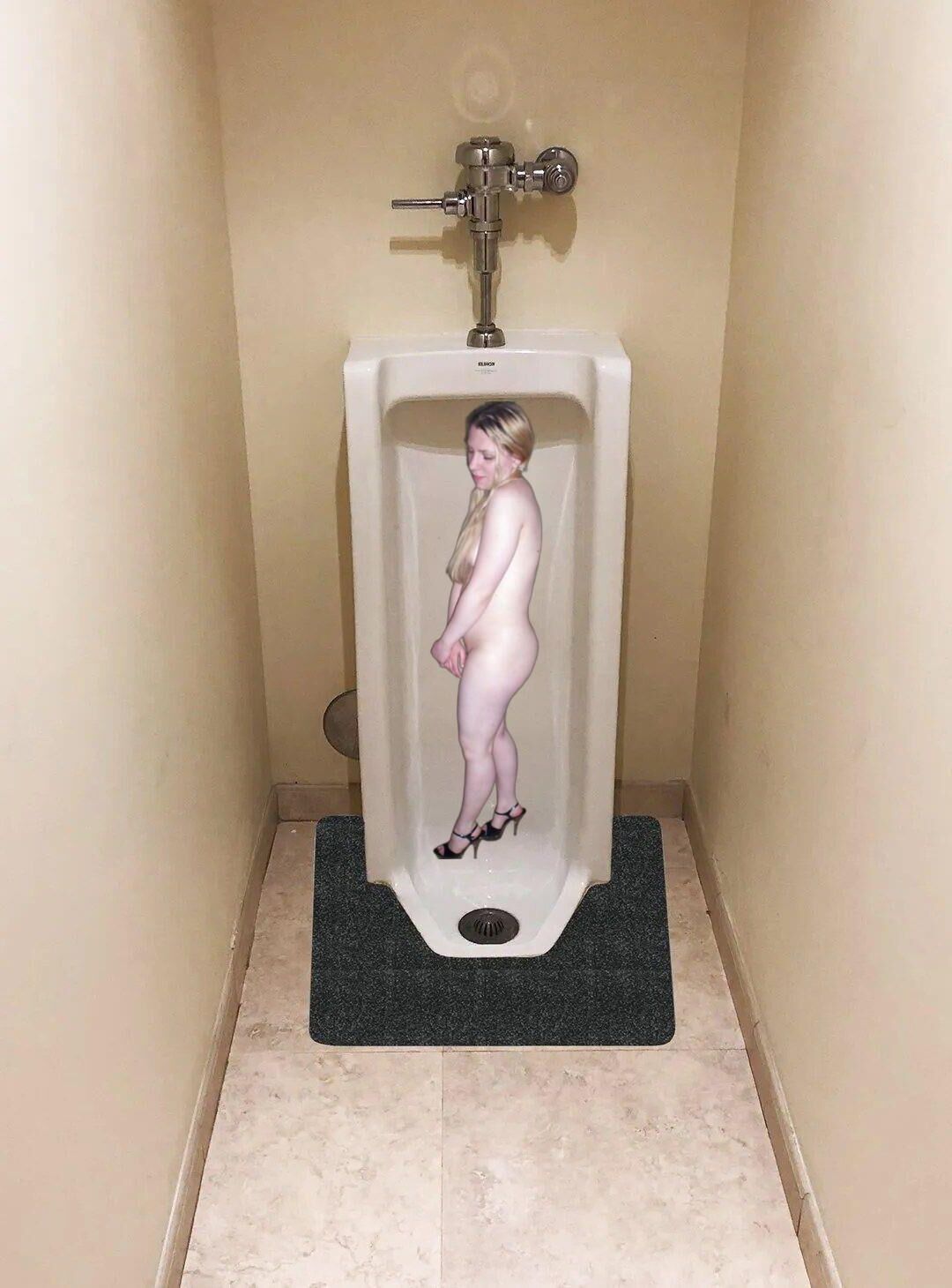 裸の女性の小便器のデカールは何かであるべきですか？