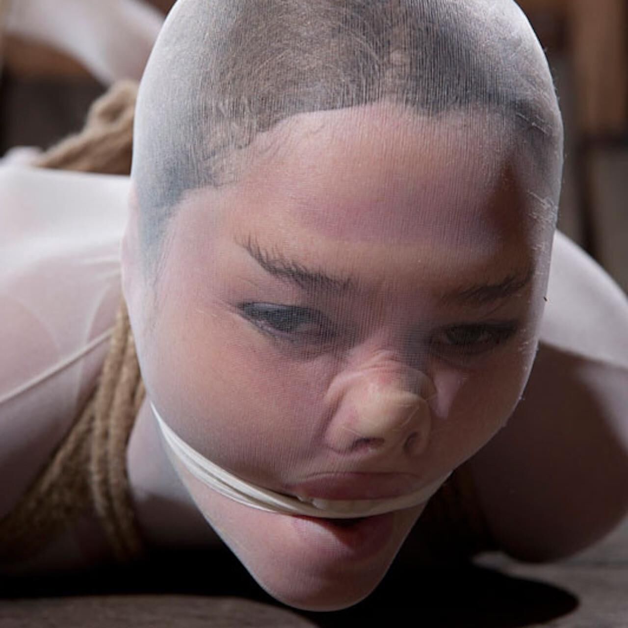 Искаженные лица