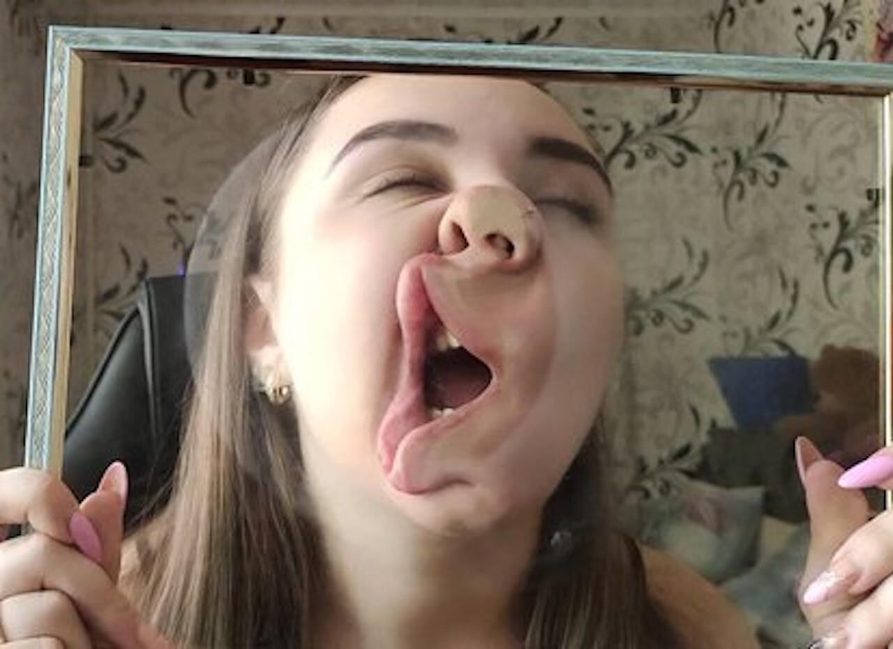 Искаженные лица