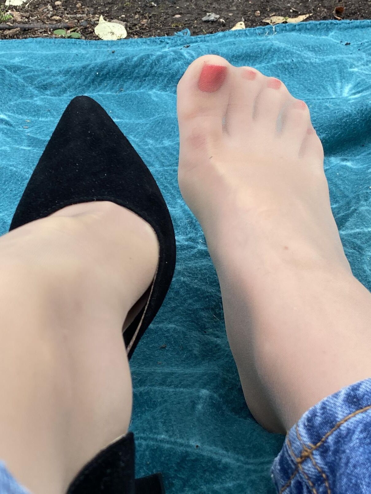 Ex petite amie dans des chaussettes en nylon nues