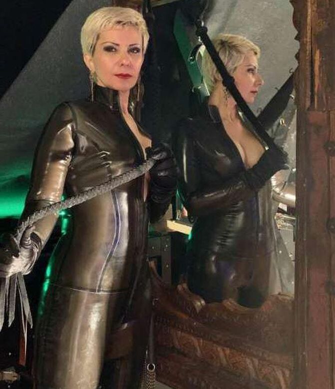 Mature Ladies to Adore 