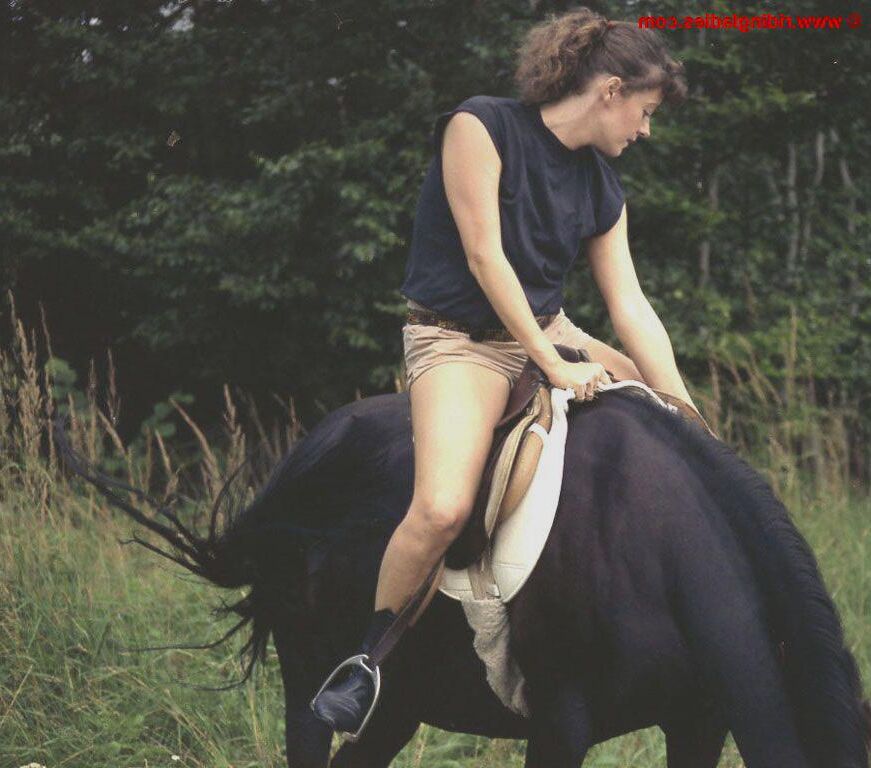 PONY RIDING 