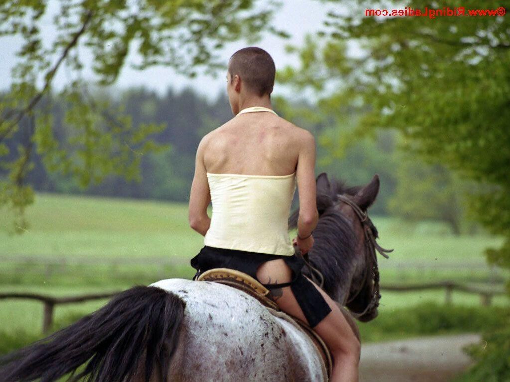 PONY RIDING 