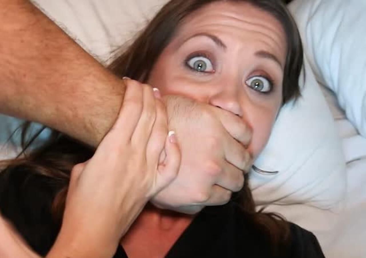 Handsmother 