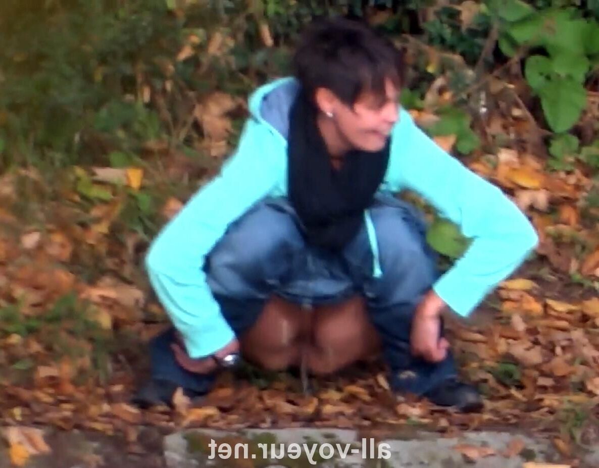 Drunk German Girls Pee in Bushes Oktoberfest Voyeur 