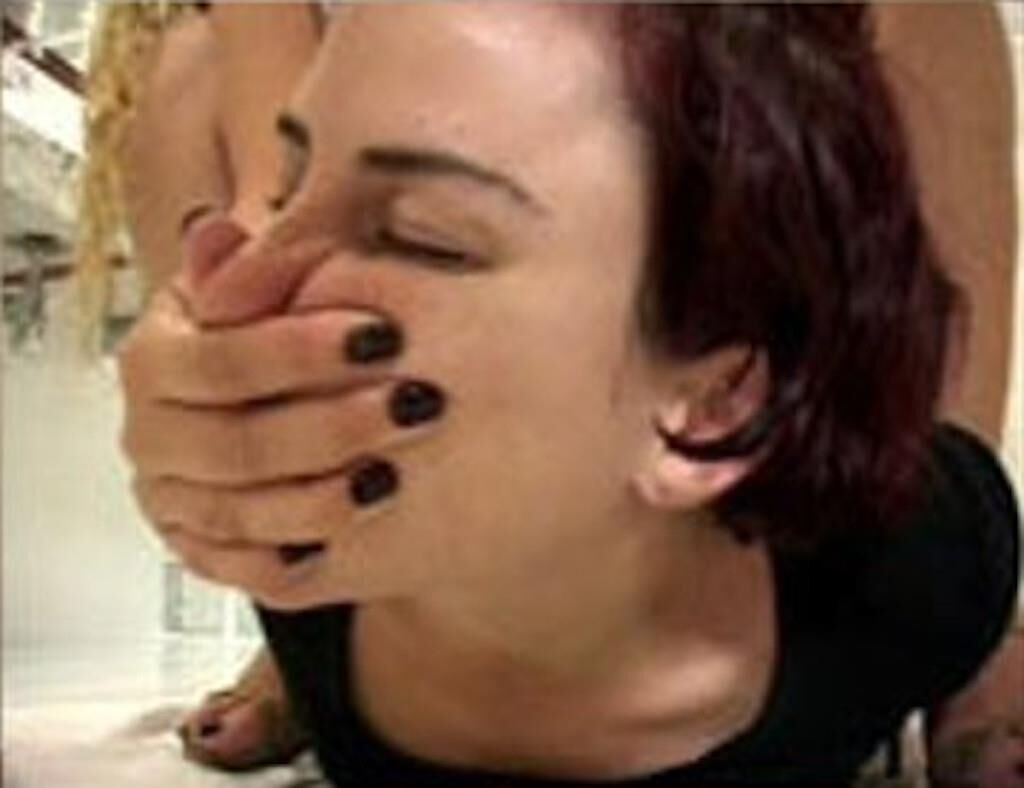 Handsmother 
