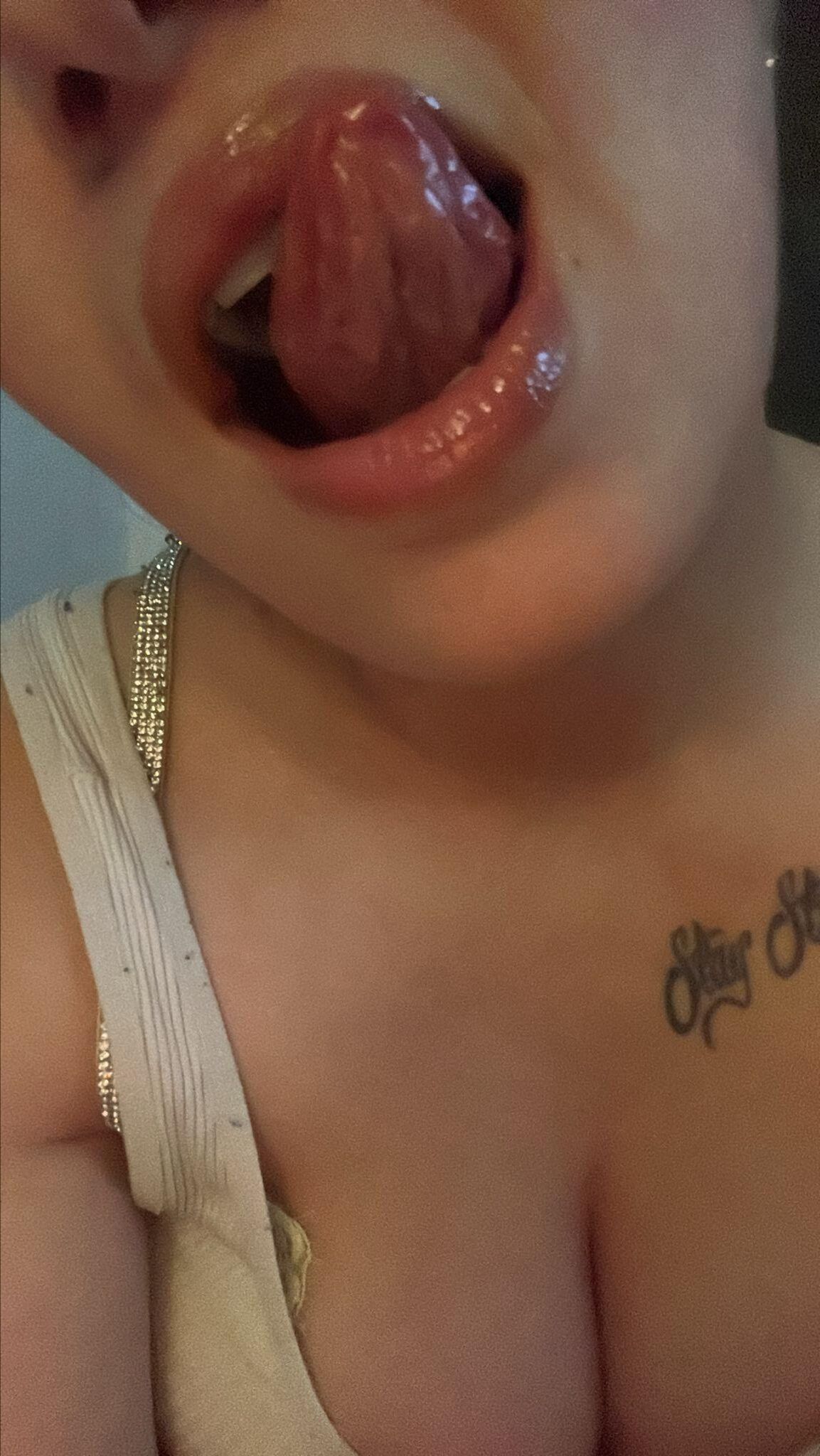 Titjob or blowjob ? Comment