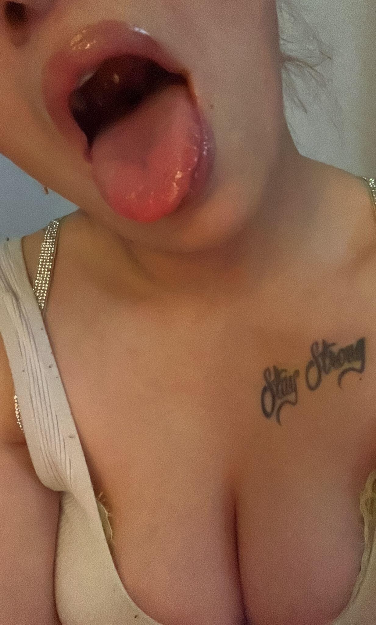 Titjob or blowjob ? Comment