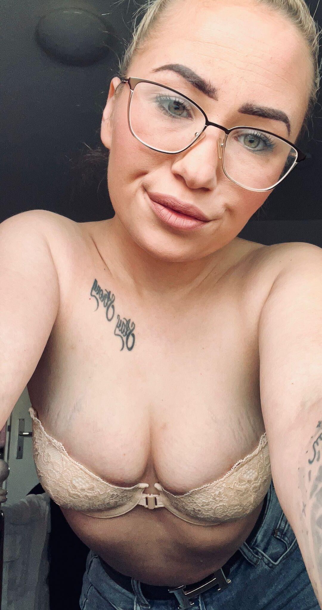Titjob or blowjob ? Comment