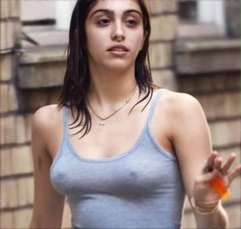 Braless 