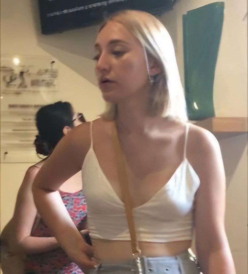 Braless 