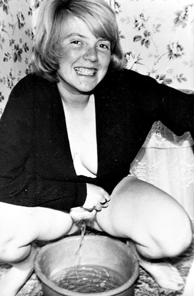 Vintage Pissing