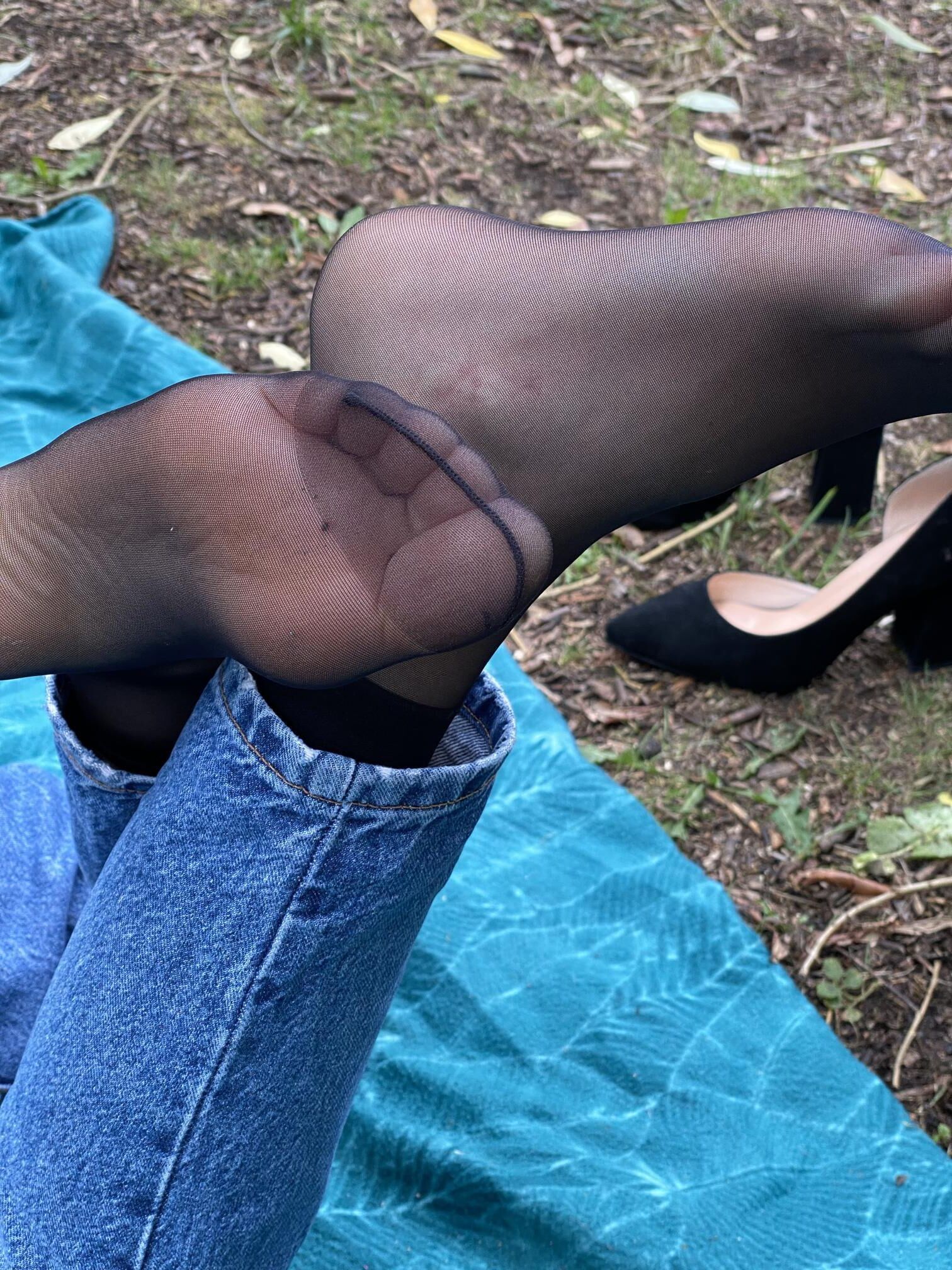 ex novia en calcetines de nylon negro
