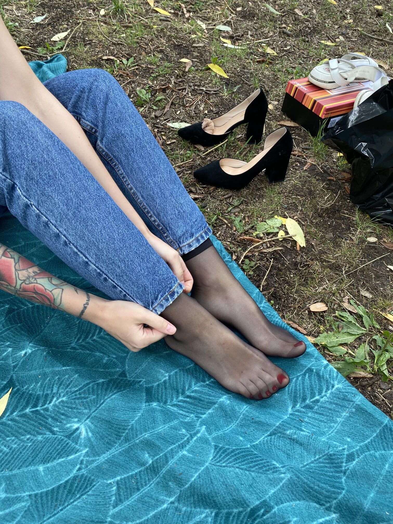 ex novia en calcetines de nylon negro
