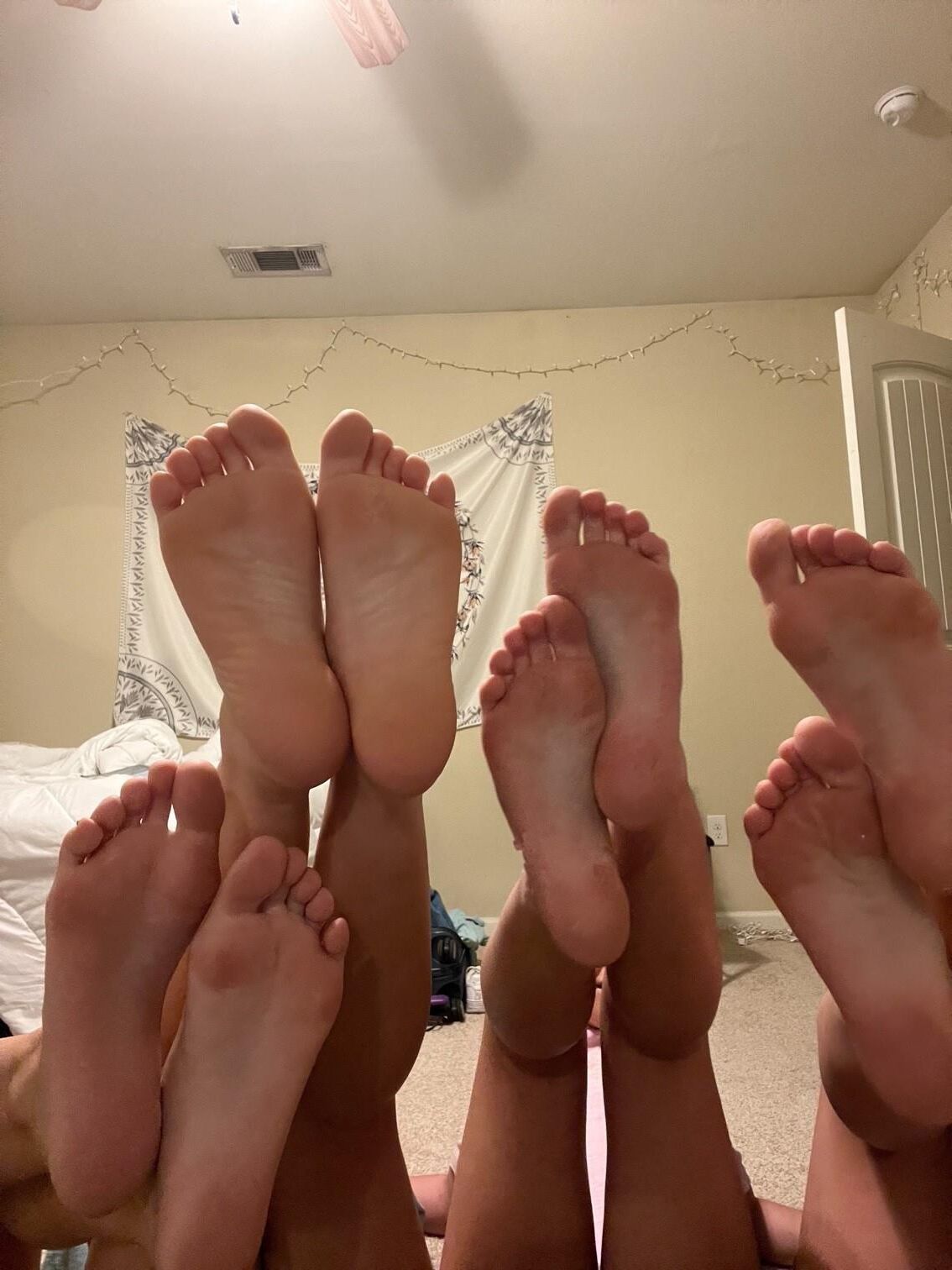 Belleza, quiero lamer todos tus pies
