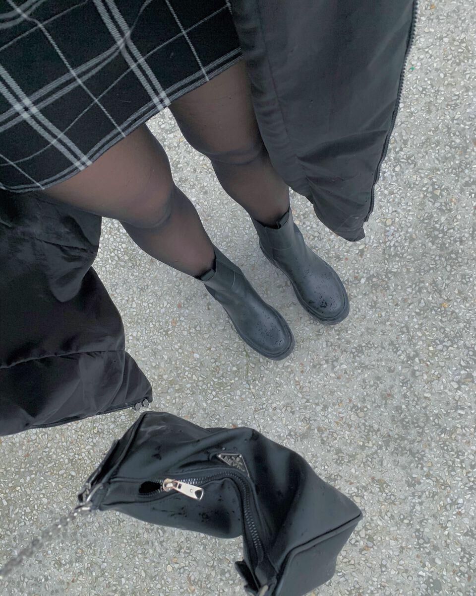 Leggy Delights