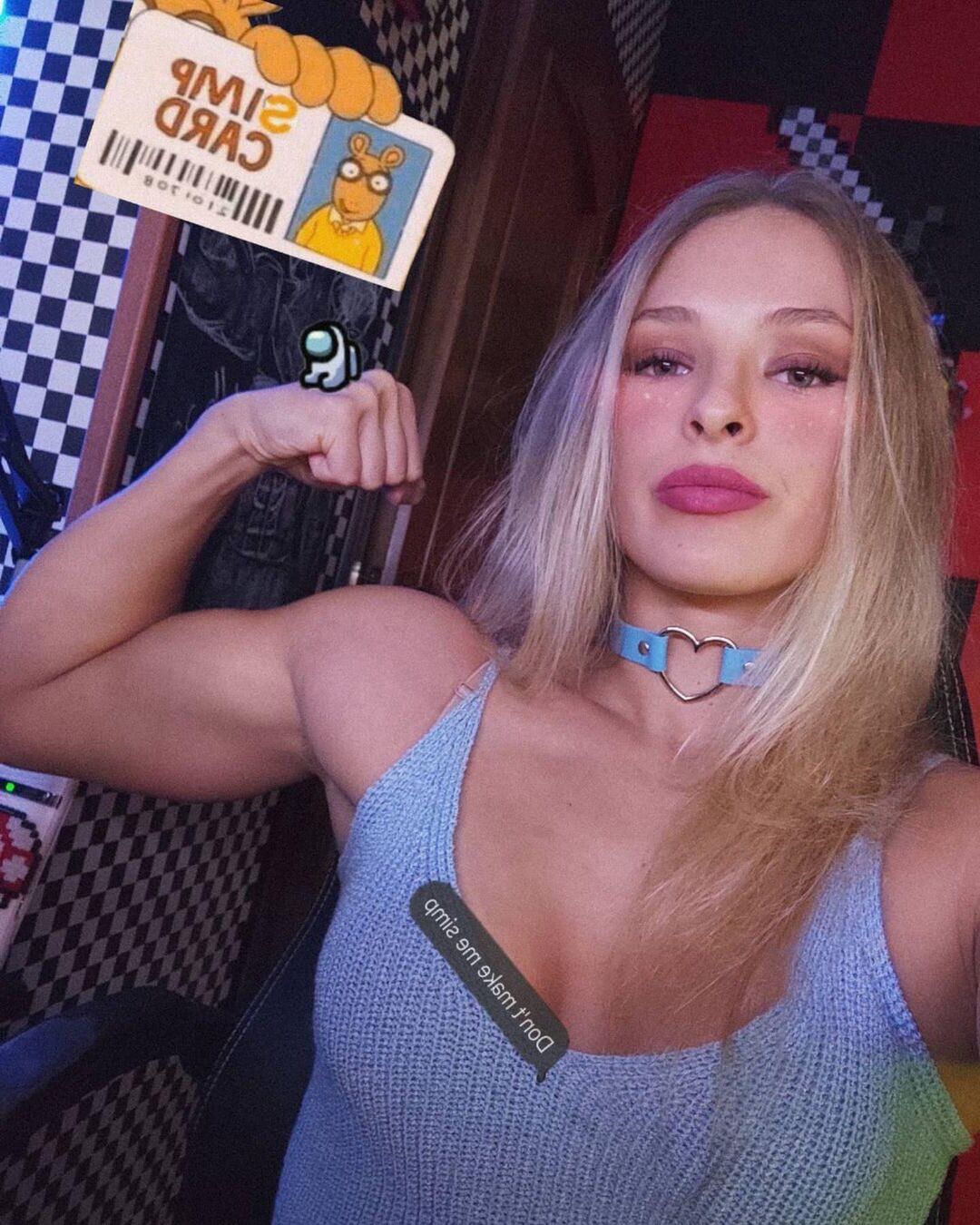 Random Muscle Girls 