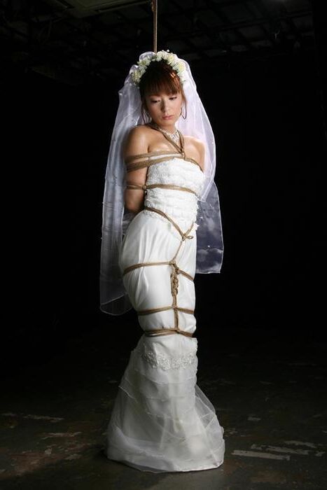 Bondage Brides Pt。