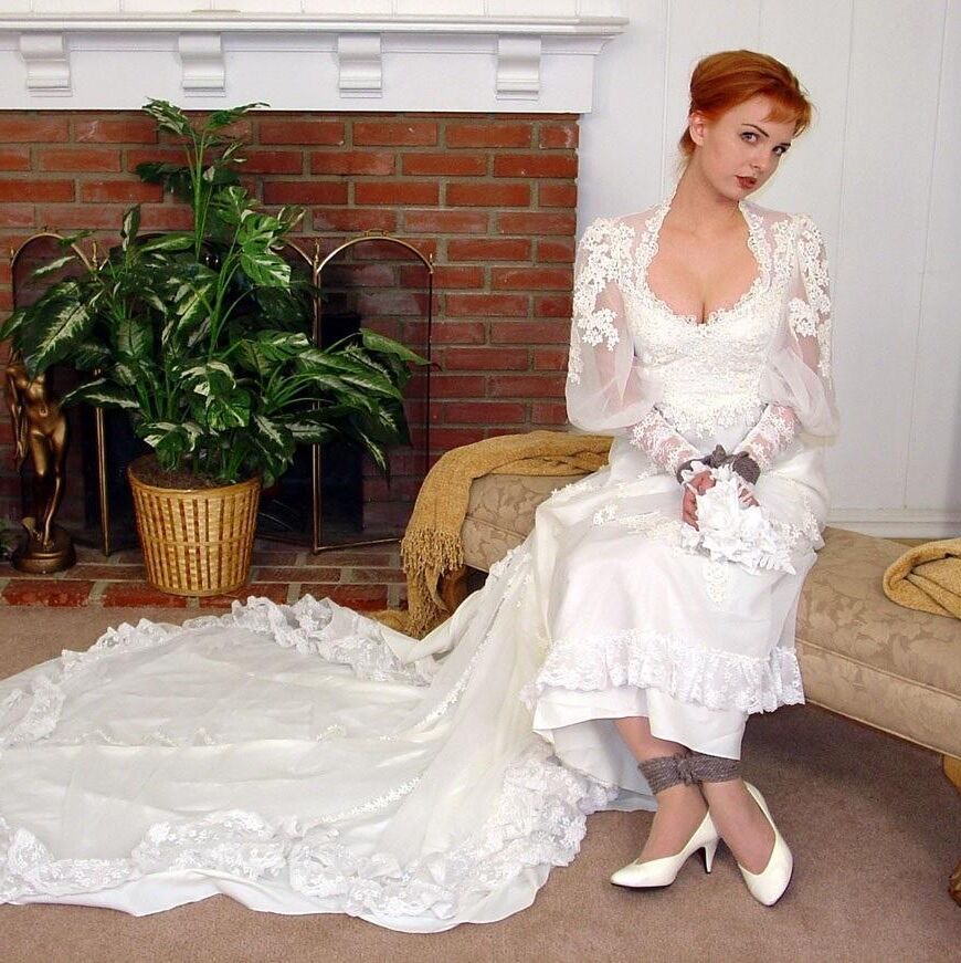 Bondage Brides Pt。