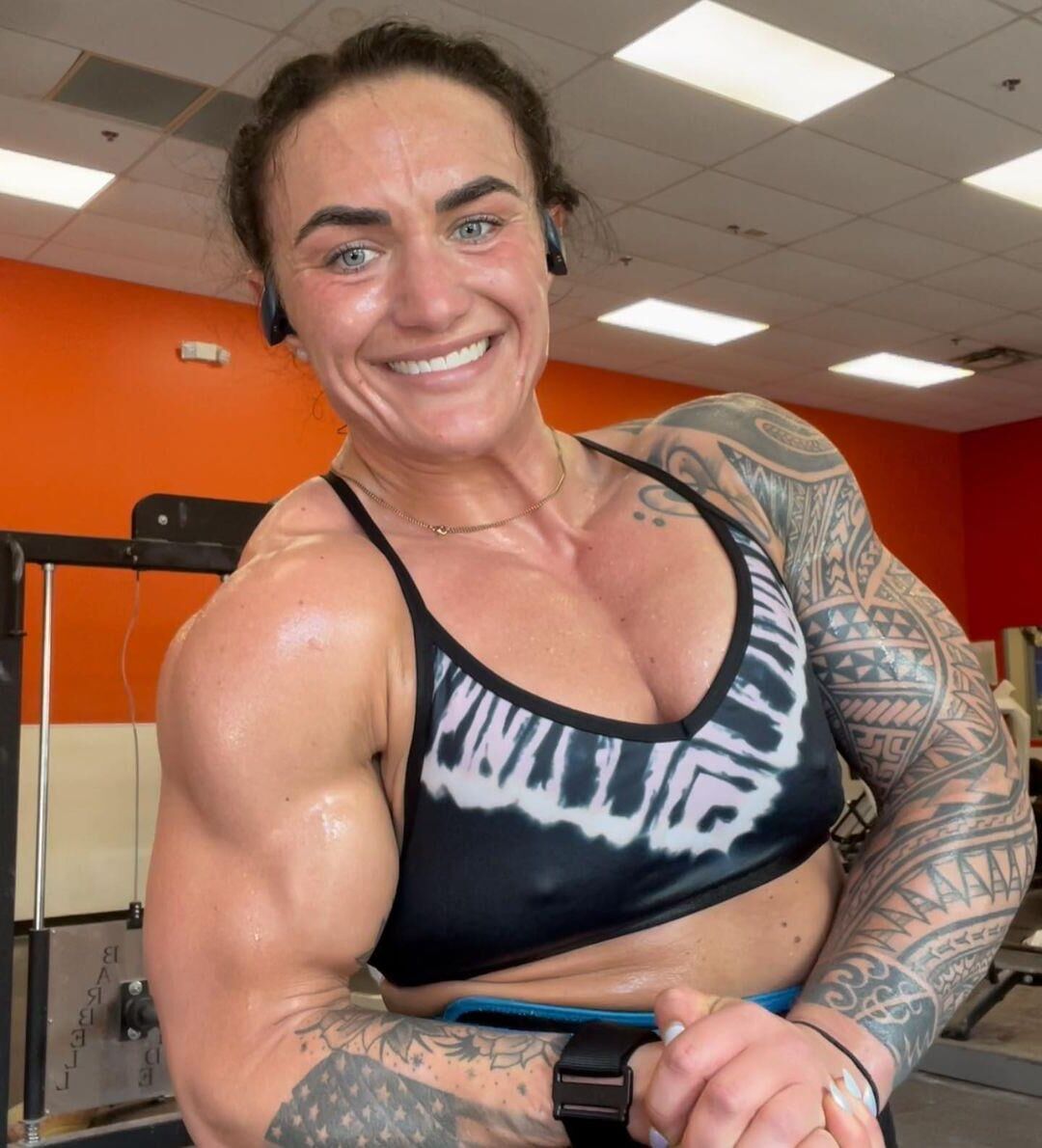 Random Muscle Girls 