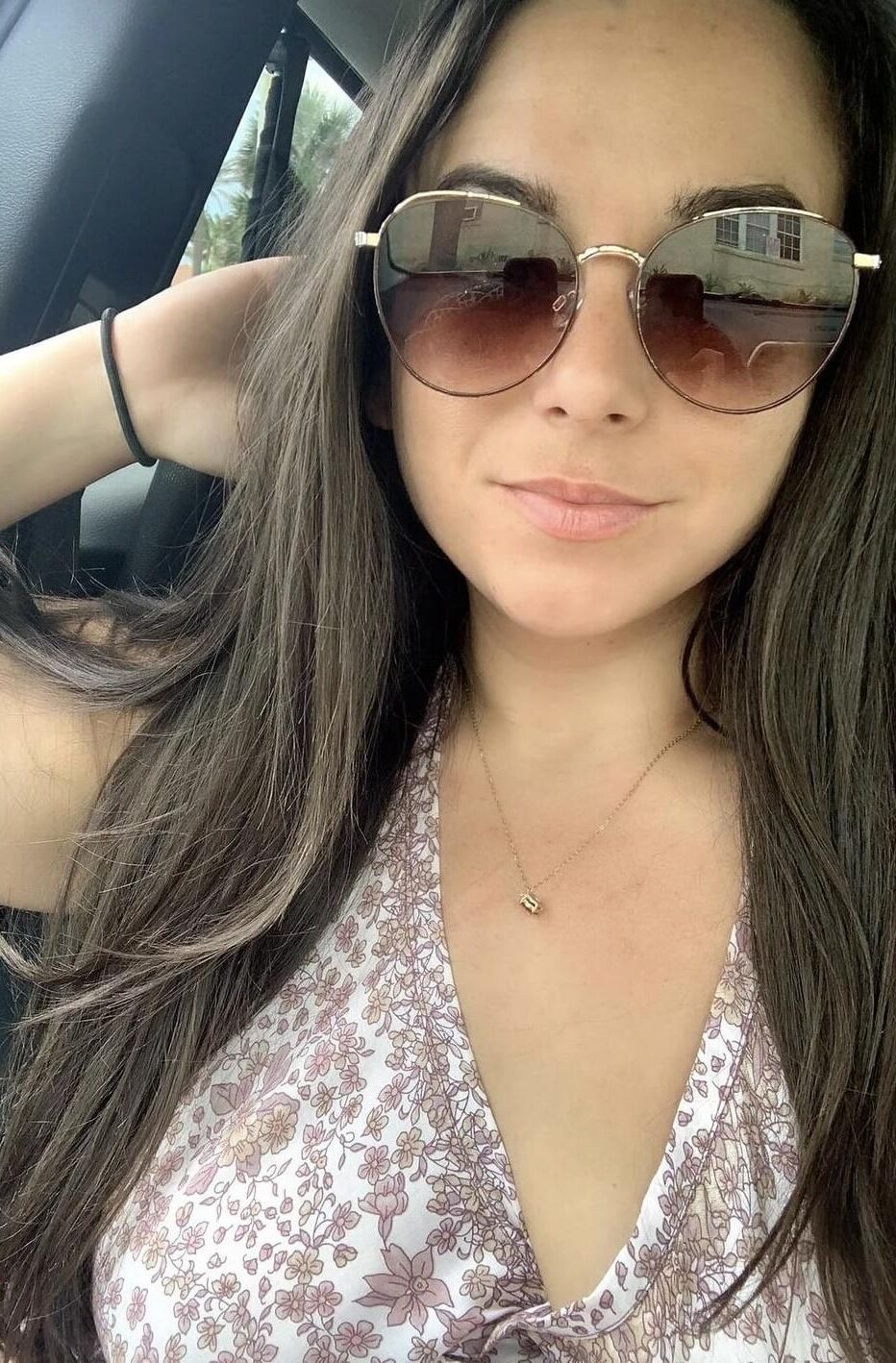 yo new influencer Kelly goes wild