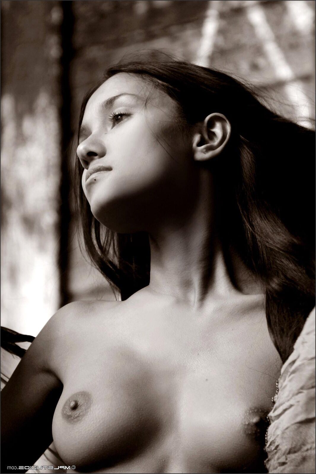 Kamilla russian teen nude in black and white