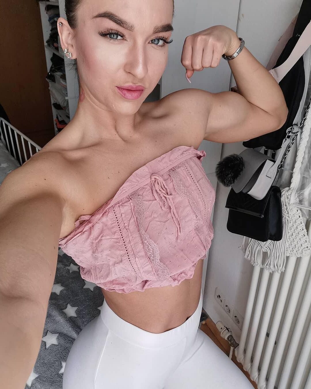 Random Muscle Girls 