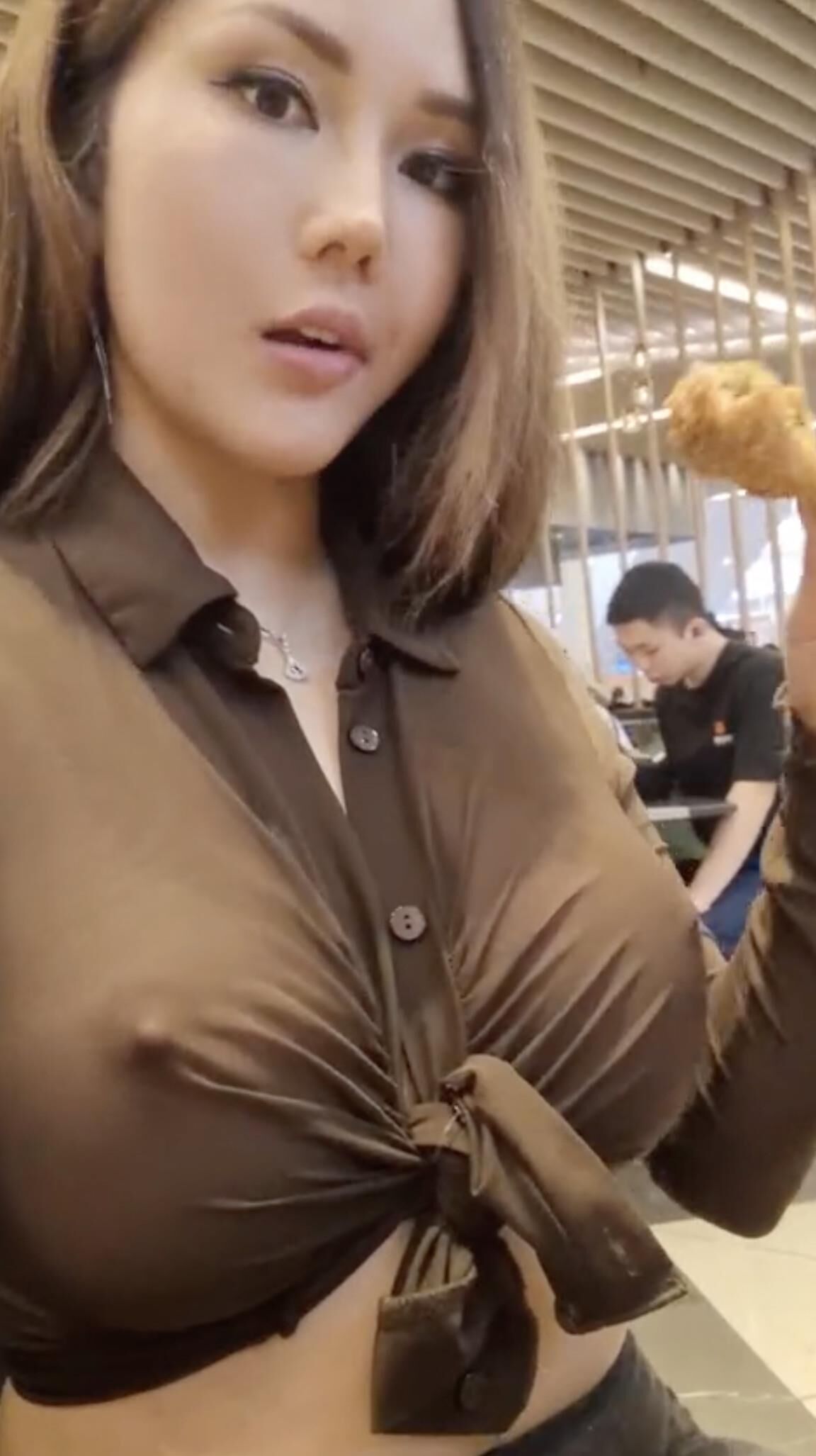 Ver a través y exhibicionista