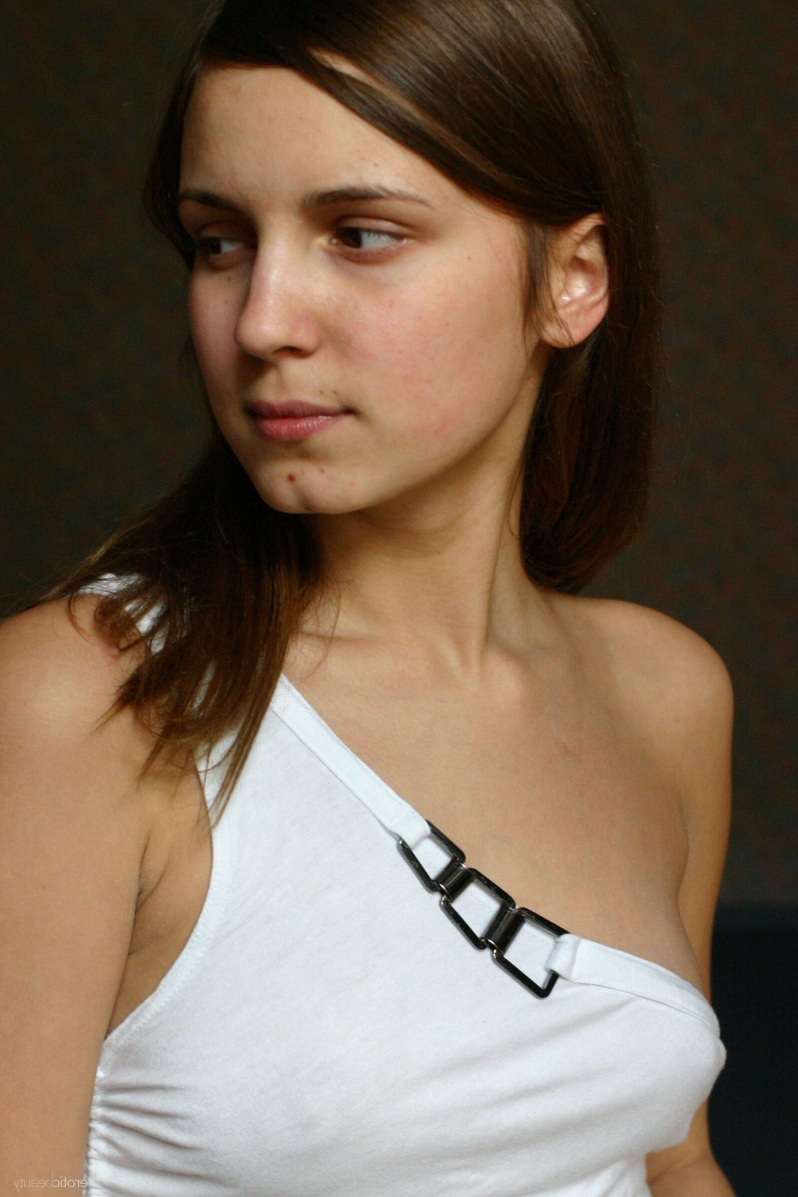 Braless 